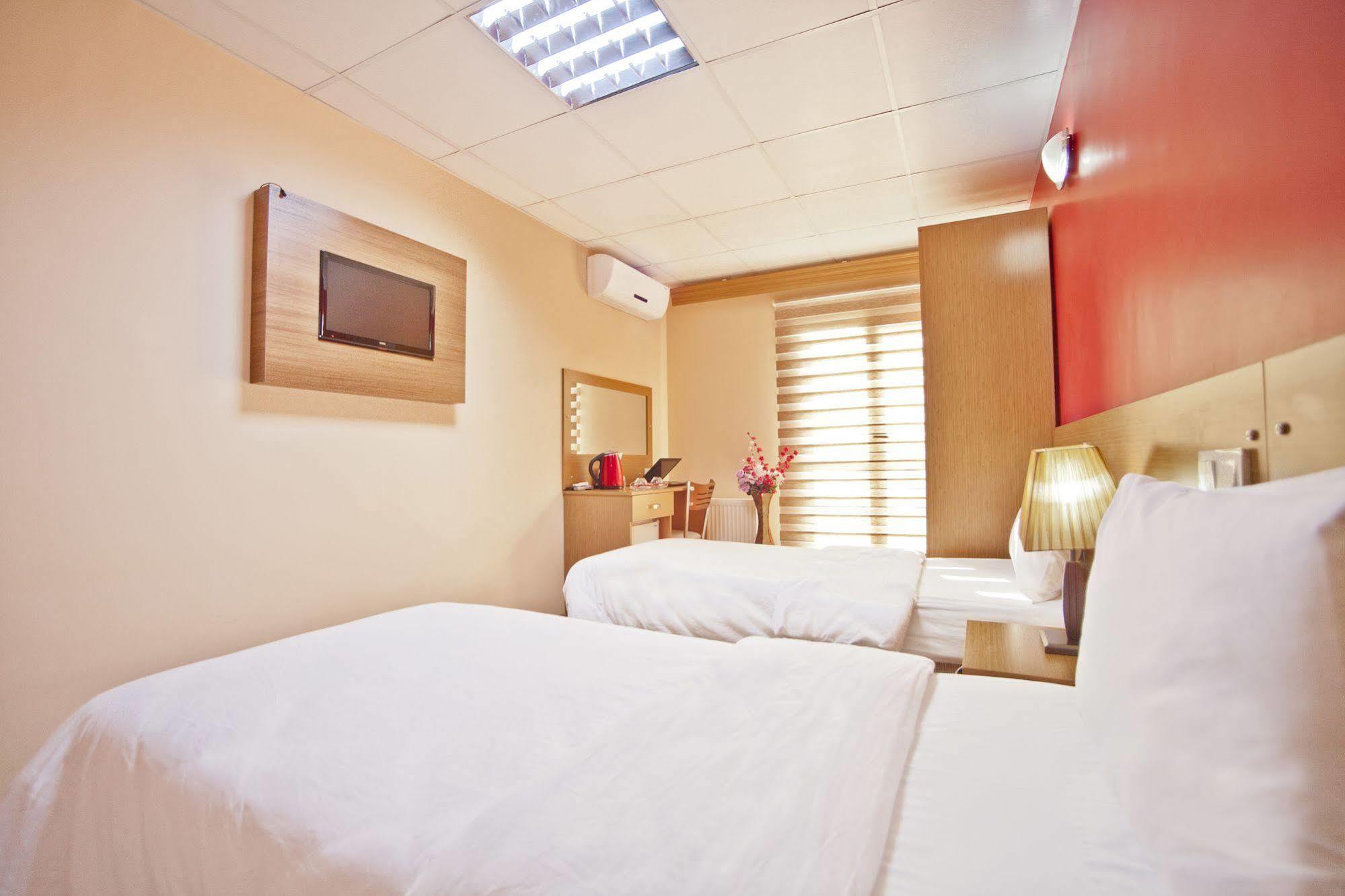Avcilar Vizyon Hotel Istanbul Bagian luar foto